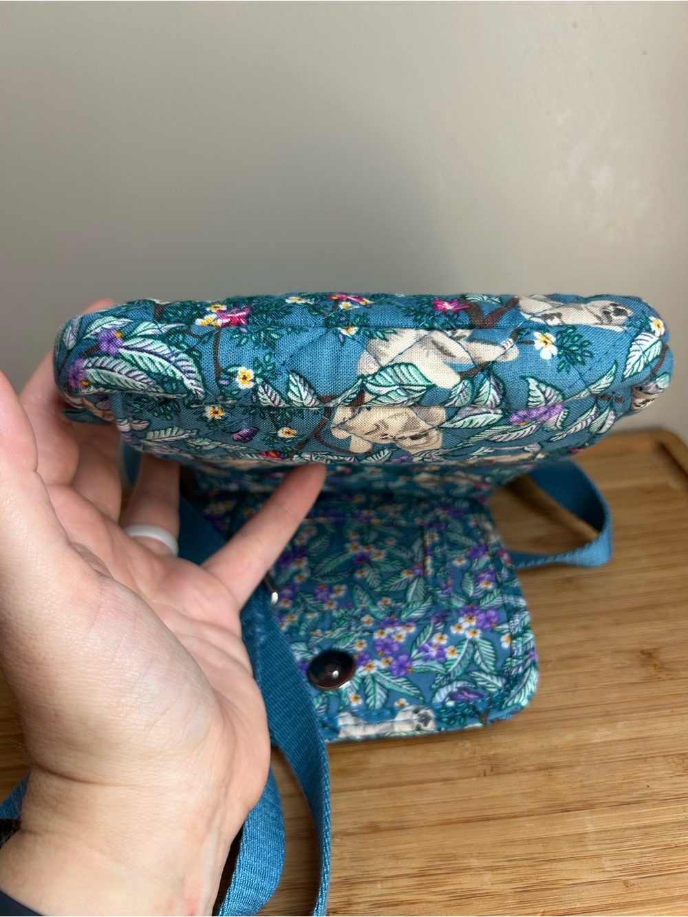 Vera Bradley Hanging Around Sloth Crossbody Bag Blue Floral Quilted Retired - Picture 9 of 10